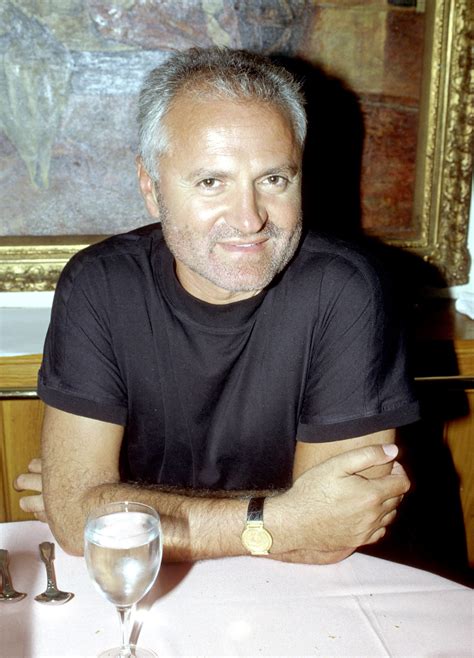 muorestilista del gruppo versace|gianni versace wikipedia.